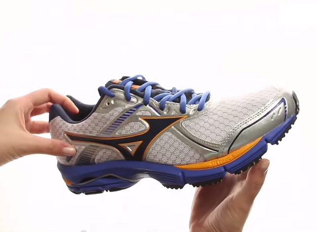 T锚nis mizuno outlet wave ultima 5