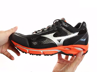 Mizuno wave deals resolute online